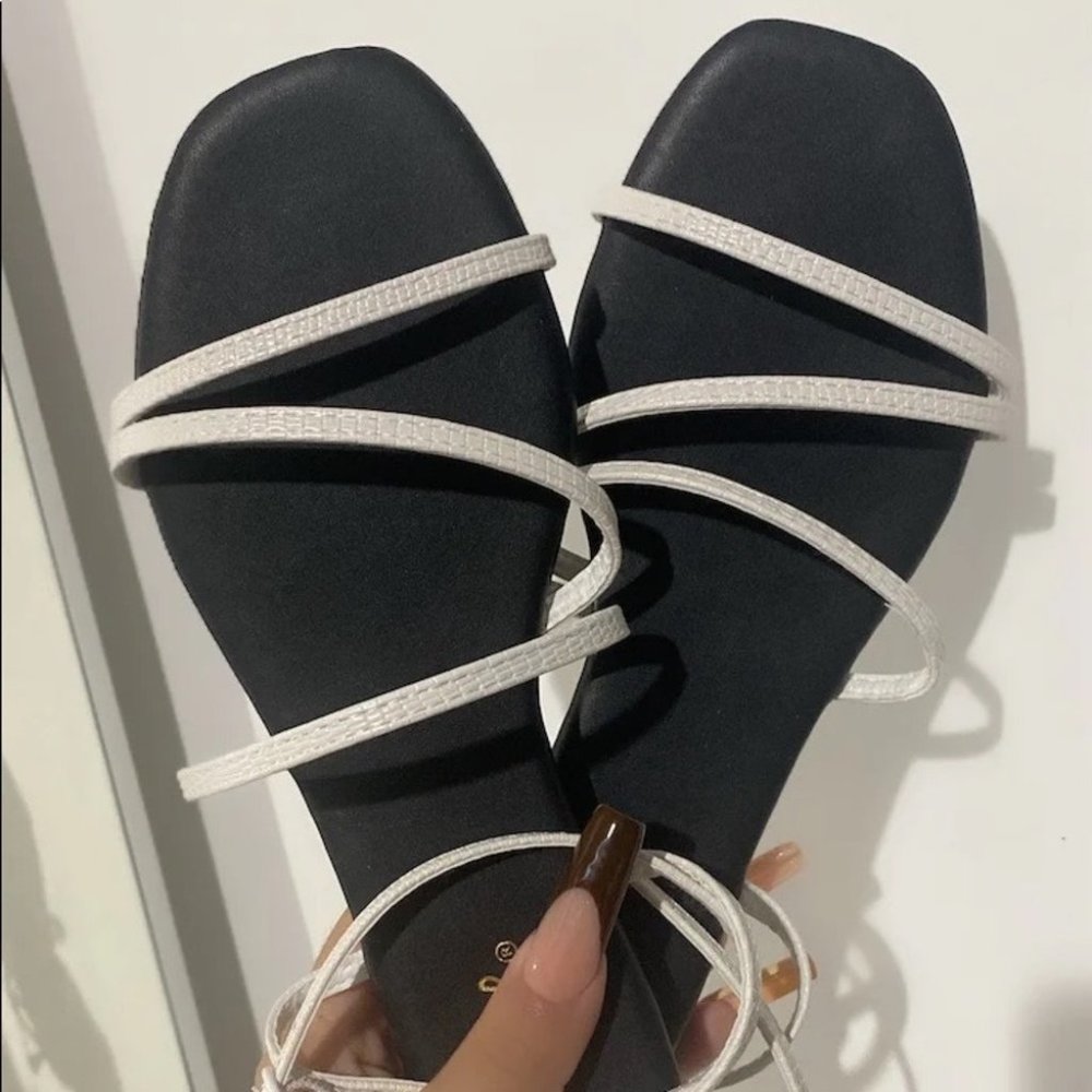 NWT!! Basic White and Black Ankle strap sandals - Picture 2 of 5